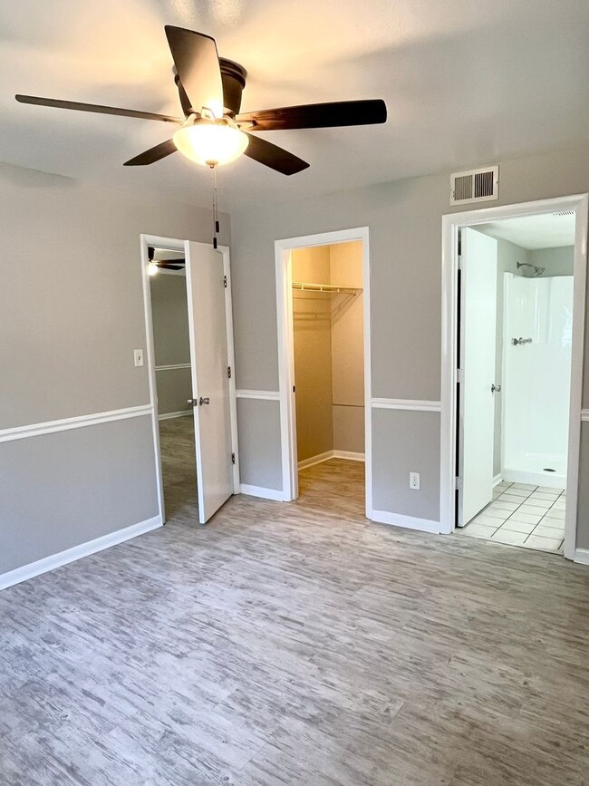 Building Photo - Two Bed, Two Bath Condo at Windsor Crossing