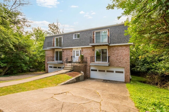 Building Photo - Don't miss this RENOVATED 2-bedroom in CRAFTON! Ready for move-in!