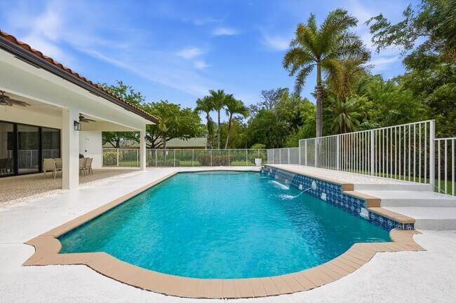 Building Photo - 8717 Estate Dr