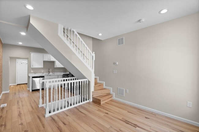 Building Photo - 1411 Olive St