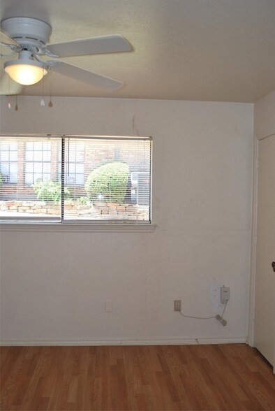 Building Photo - 1416 Sandy Creek Dr