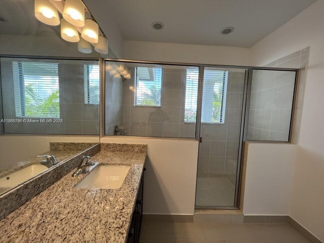 Building Photo - 11539 SW 13th Dr