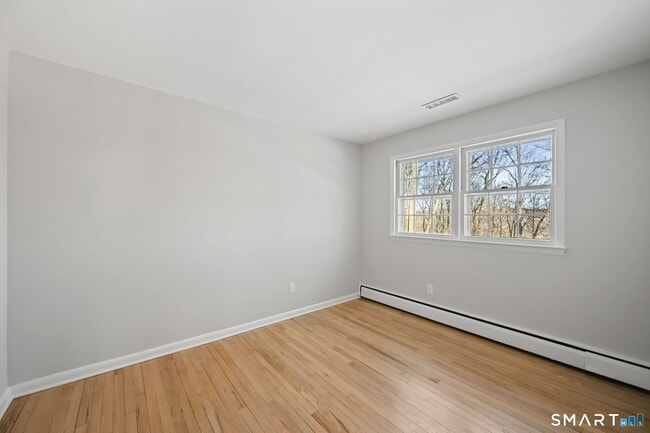 Building Photo - 75 Rivergate Dr