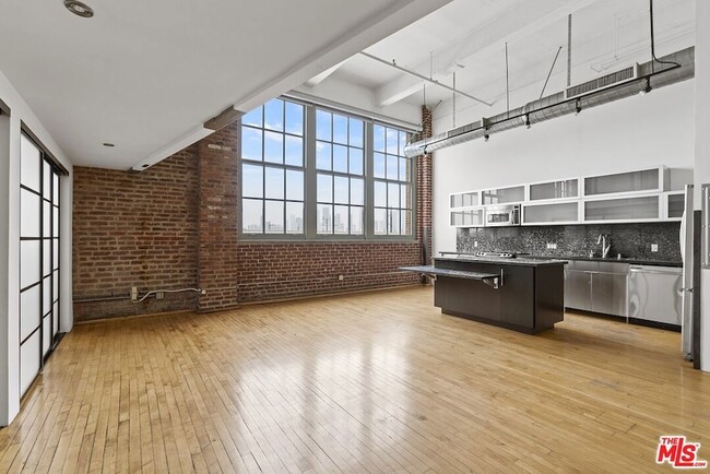 Building Photo - 1850 Industrial St