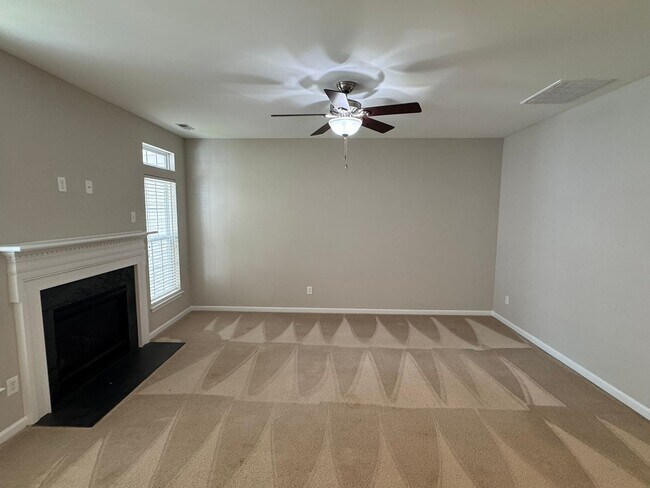 Building Photo - 152 N Arcadian Way