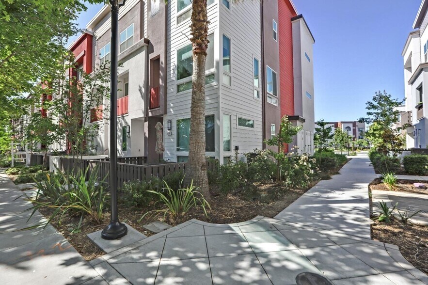 Building Photo - 5513 Great Oaks Pky