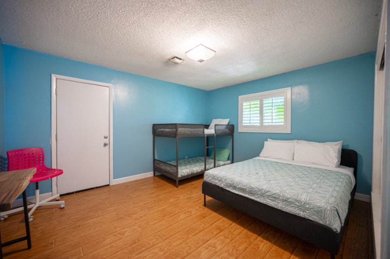 Building Photo - 1313 Hillside Pl