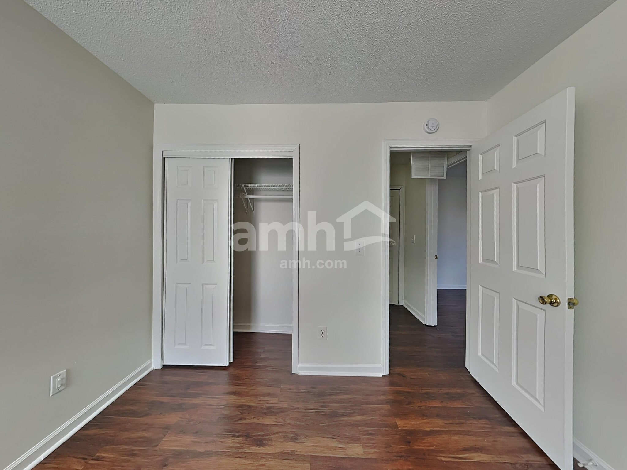 Building Photo - 510 Fairview Lake Way