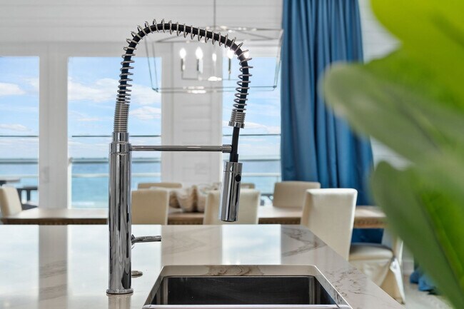 Building Photo - 14300 Front Beach Rd