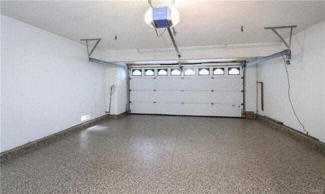 Building Photo - 27 Eden