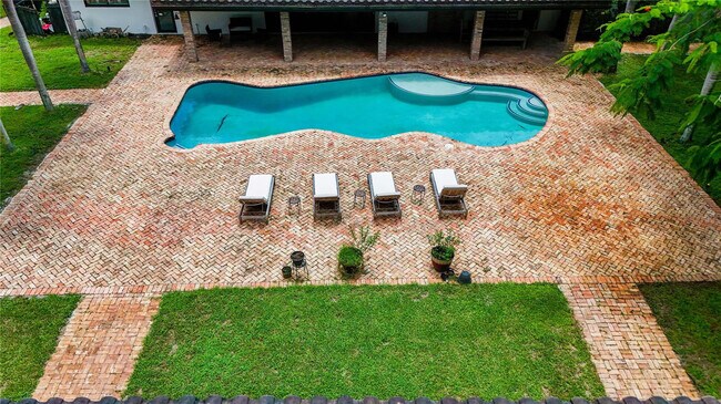 Building Photo - 14701 SW 63rd St