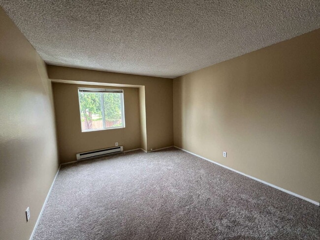 Building Photo - Condo Unit in Kent Available Now!