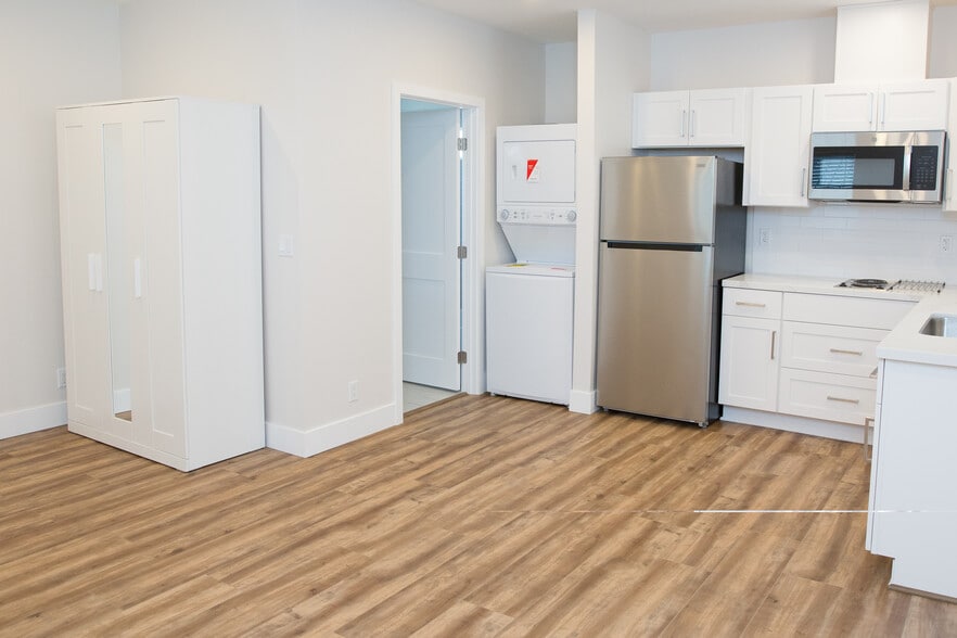 Building Photo - 15042 Cullen St