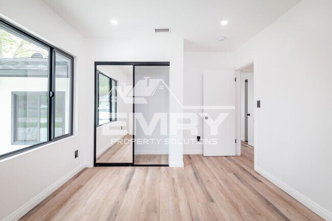 Building Photo - 9135 Arrington Ave