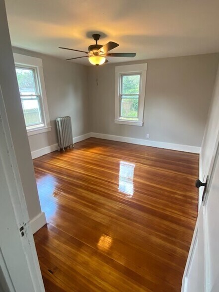 Primary Photo - 618 Springfield St