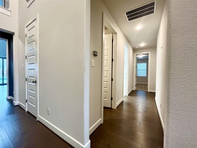 Building Photo - 23707 Montclair Forest Trl