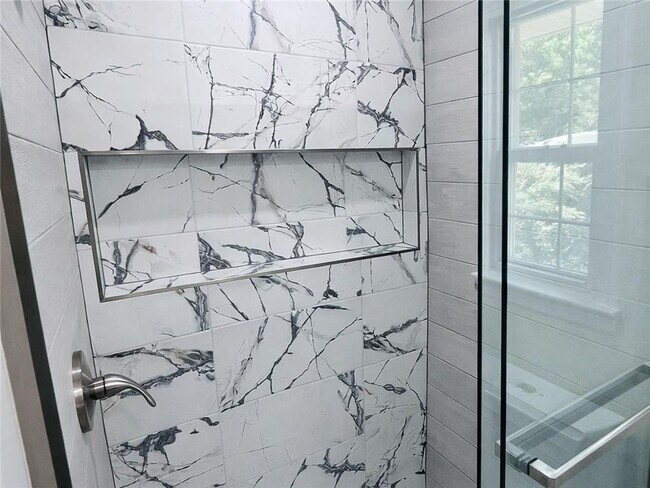 Building Photo - 2124 Zelda Dr NE