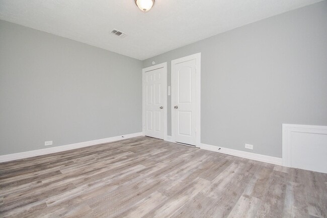 Building Photo - 14631 Renault St