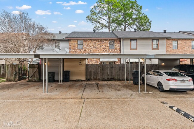 Building Photo - Check Out this 3 bed 2.5 bath in Benton