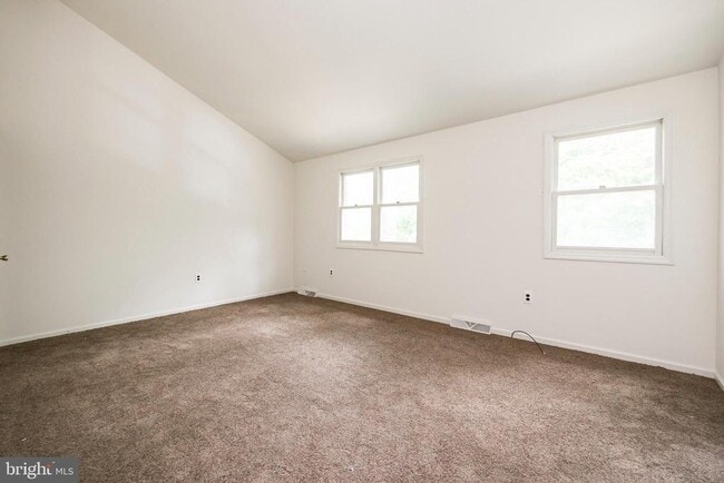 Building Photo - 918 Dogwood Ln
