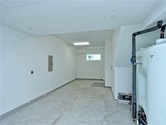 Building Photo - 3500 Harmon Ave