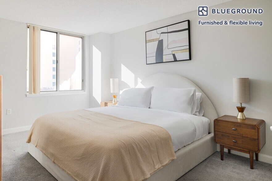 Building Photo - 4835 Cordell Ave