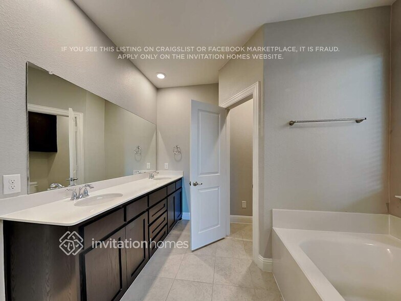 Building Photo - 2933 Open Range Dr