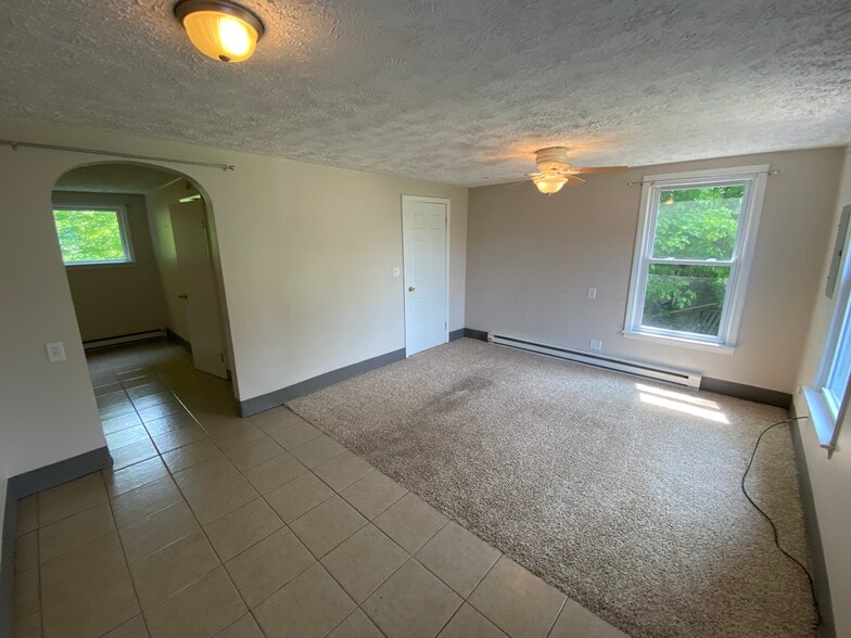 Living Room - 8715 Valley View Dr.