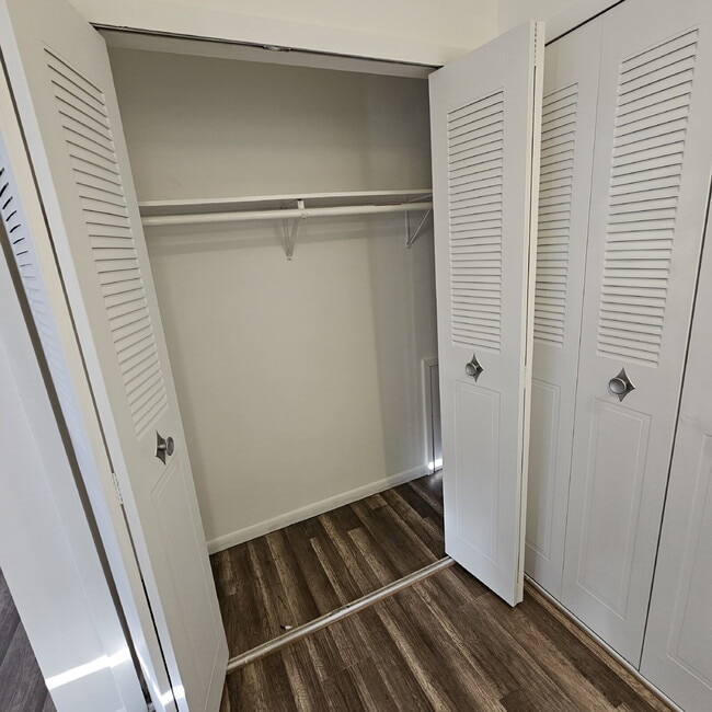 Building Photo - Completely Remodeled 1 Bedroom Condo in Warren – Private Basement Laundry + Storage Room!