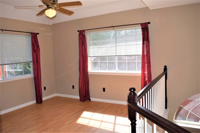 Building Photo - 100 Morning Star Ct