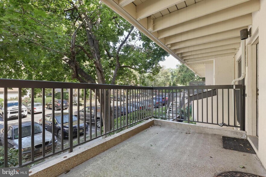 Building Photo - 9837 Hellingly Pl
