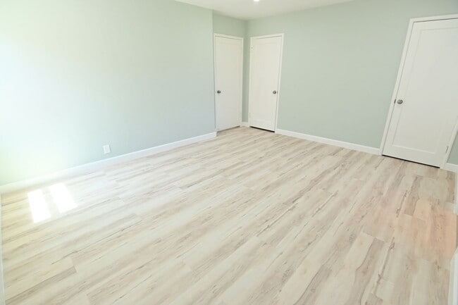 Building Photo - 116 Pleasant Ridge Ave