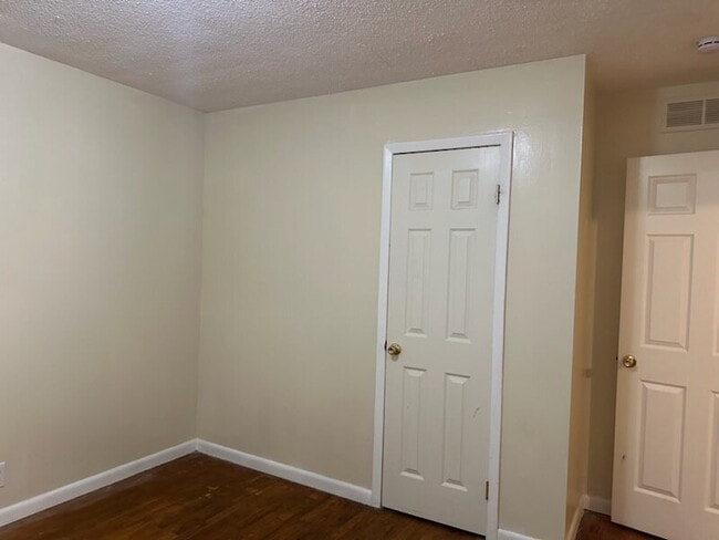 Building Photo - Cozy 3-Bedroom Single-Family Home in Flint – Spacious & Comfortable Living!