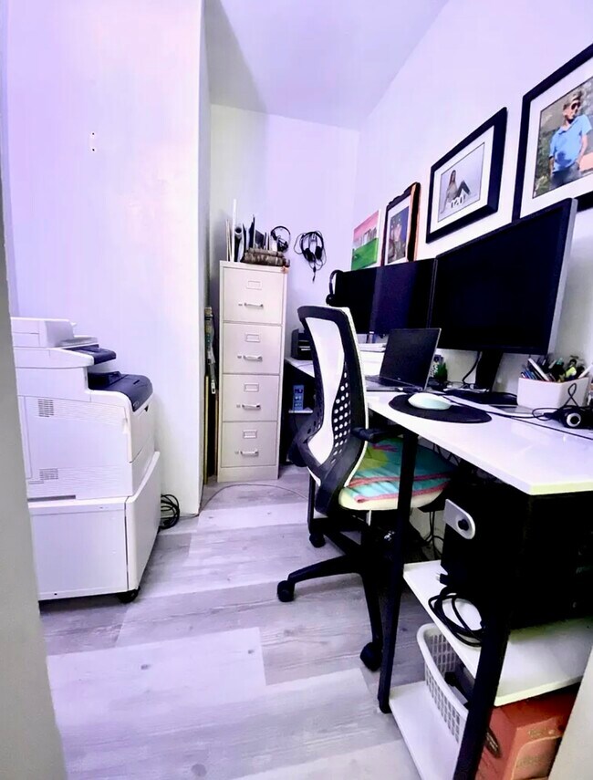 Building Photo - 6106 Everglades Dr