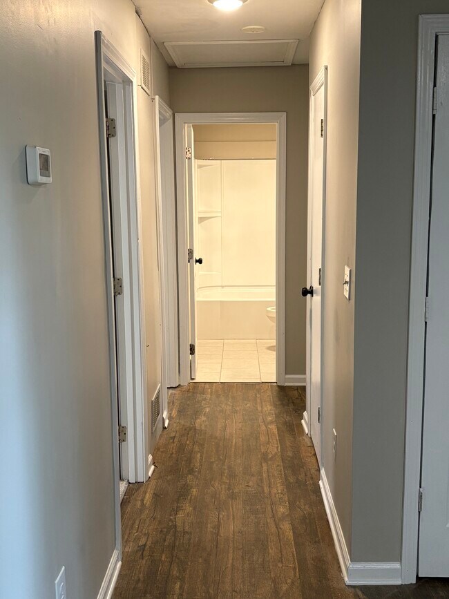 Building Photo - 587 Thicket Run