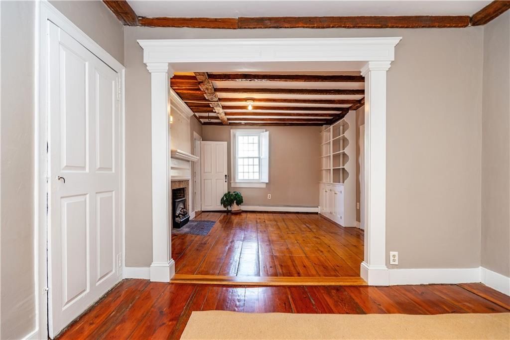 Building Photo - 19 King St