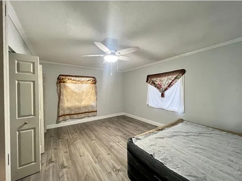 Building Photo - 2337 37th St S