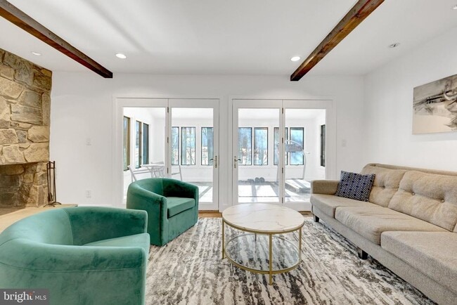 Building Photo - 9982 Blackberry Ln