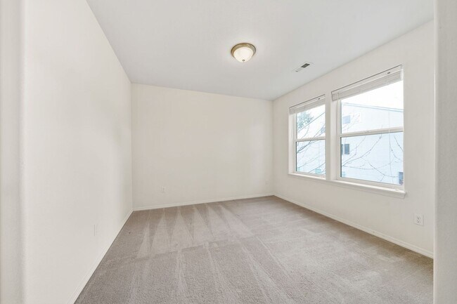 Building Photo - 1512 SE 117th Ave