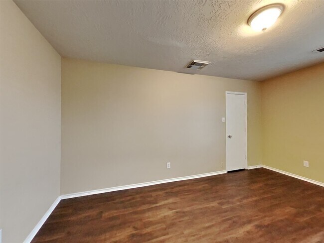 Building Photo - 8030 Echinacea Dr