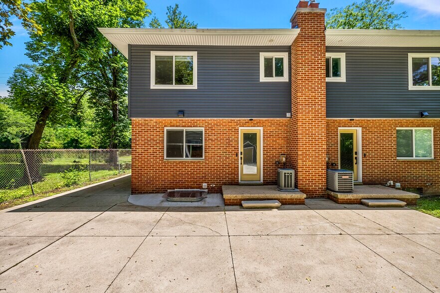 Building Photo - 629 Brooks St