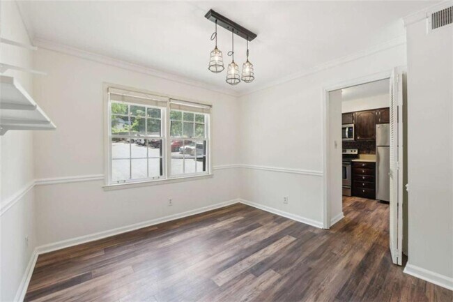 Building Photo - 73 Montre Square NW