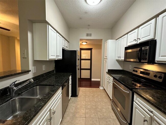 Building Photo - 1910 E Palm Ave