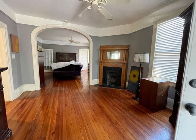 Building Photo - Available now. Stunning Fully-Furnished 3 ...