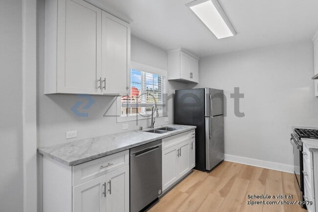 Building Photo - 780 Dowling Blvd