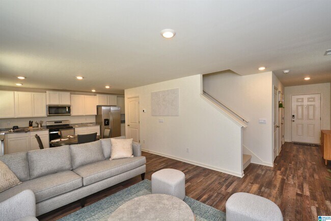 Building Photo - 6558 Creek Cir