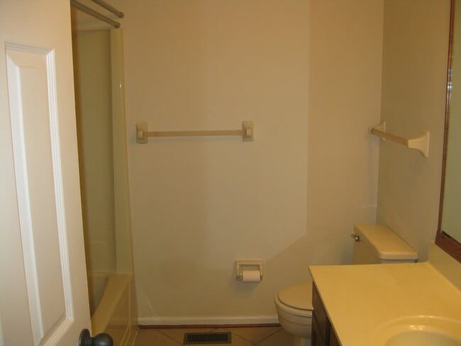 Building Photo - Southside Ranch Home     260129