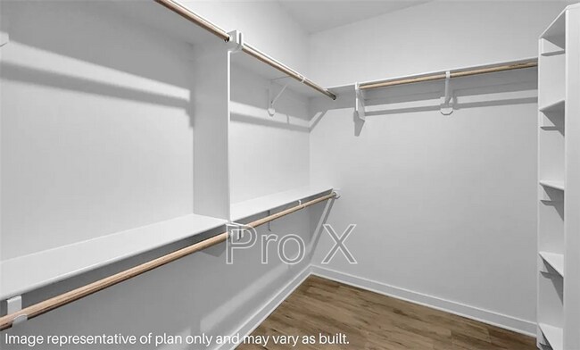 Building Photo - 2431 Longfellow Dr