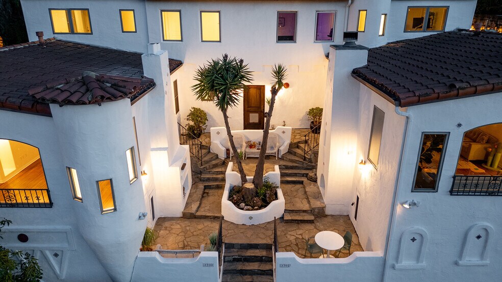 Building Photo - 3702 Arbolada Rd