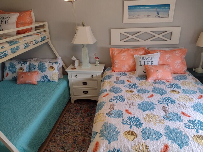 Building Photo - 5710 Sunset Ave